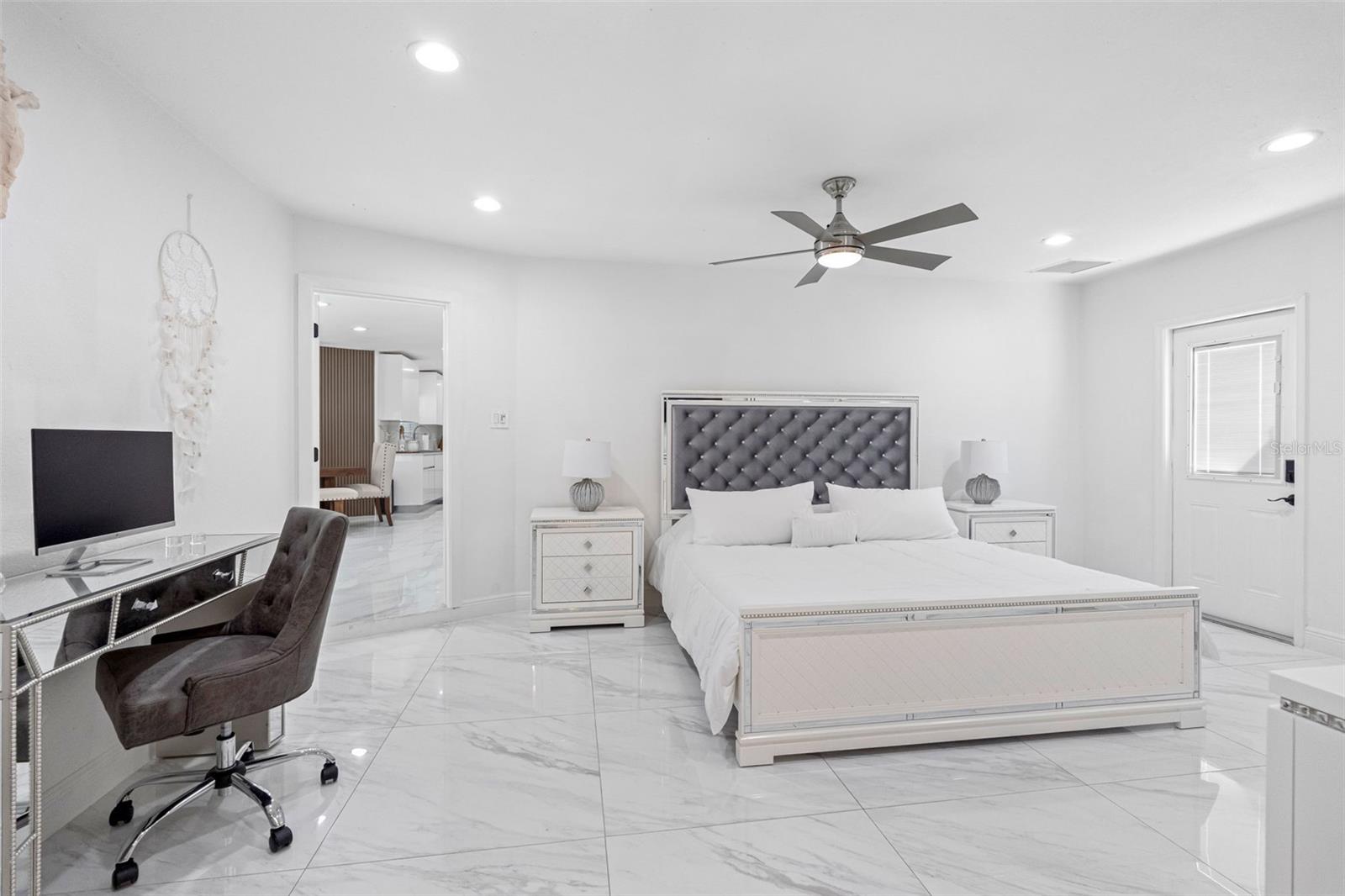 BRANDON LAKEWOOD ESTATES ADD - Residential