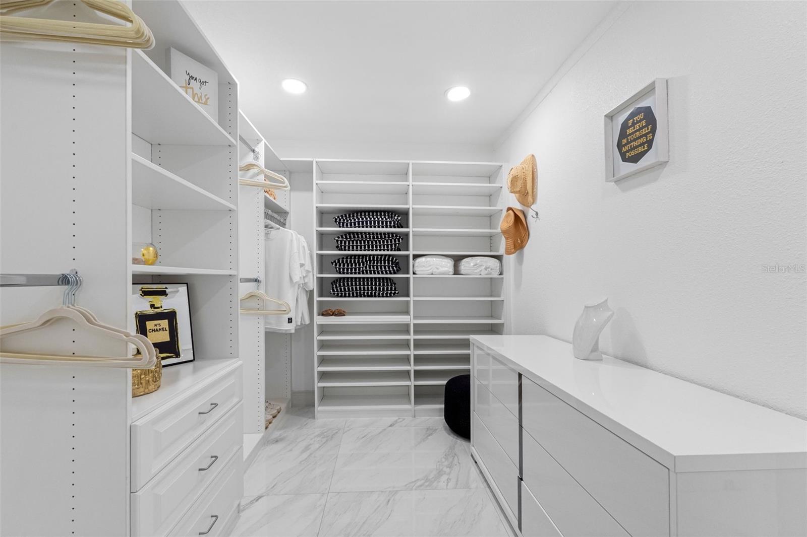 BRANDON LAKEWOOD ESTATES ADD - Residential