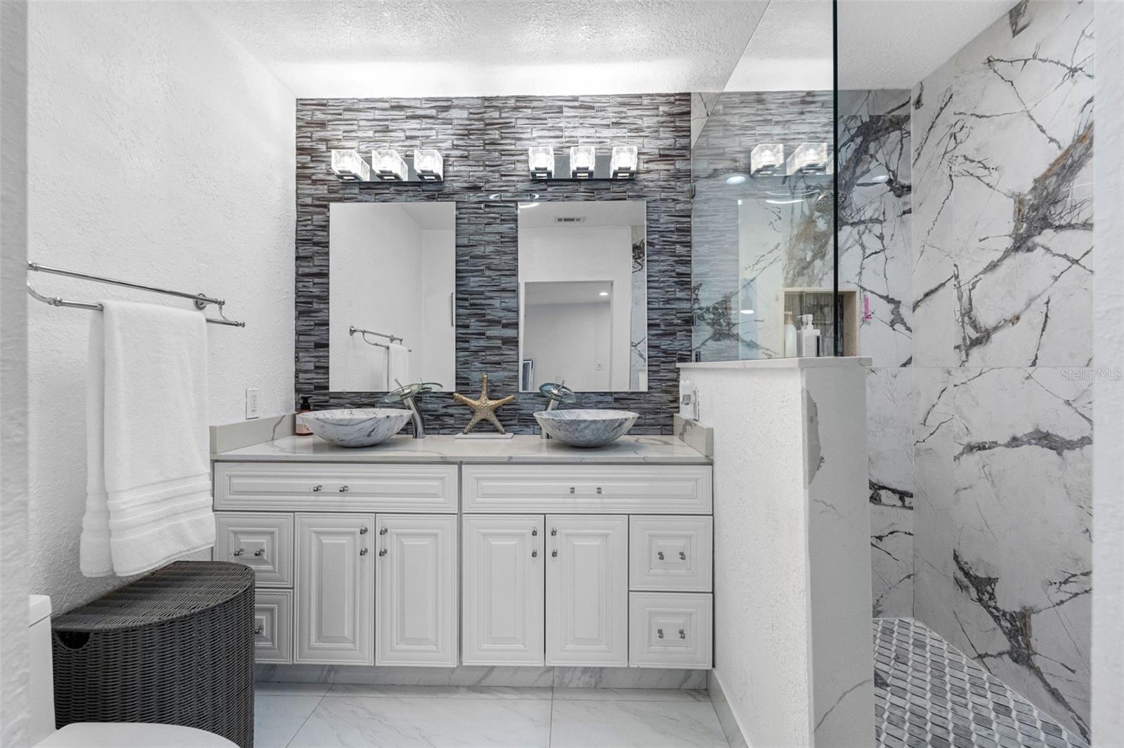 BRANDON LAKEWOOD ESTATES ADD - Residential