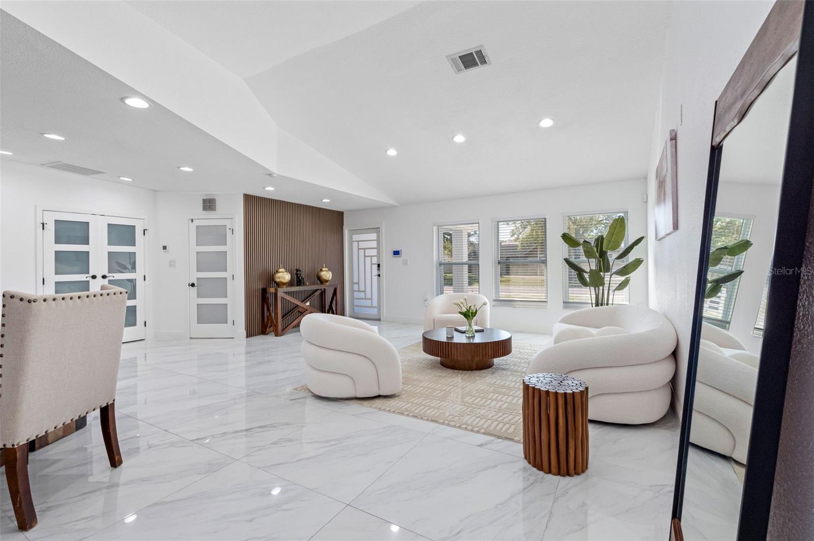 BRANDON LAKEWOOD ESTATES ADD - Residential