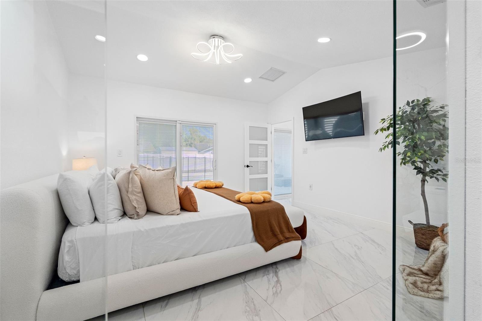 BRANDON LAKEWOOD ESTATES ADD - Residential