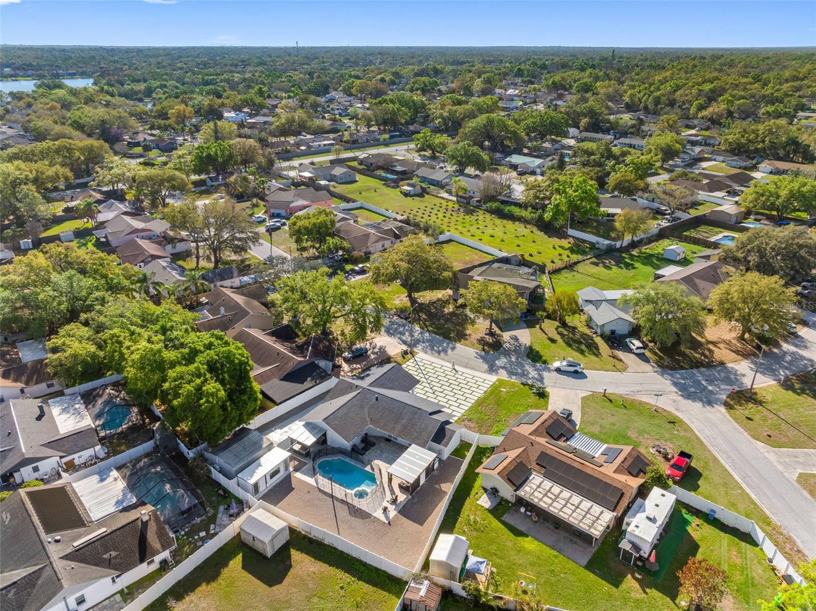 BRANDON LAKEWOOD ESTATES ADD - Residential