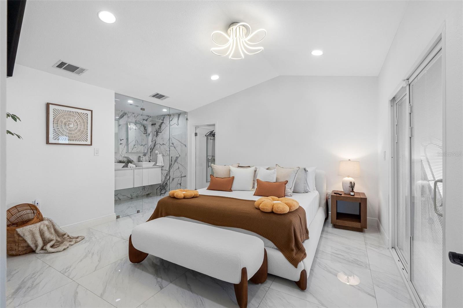 BRANDON LAKEWOOD ESTATES ADD - Residential