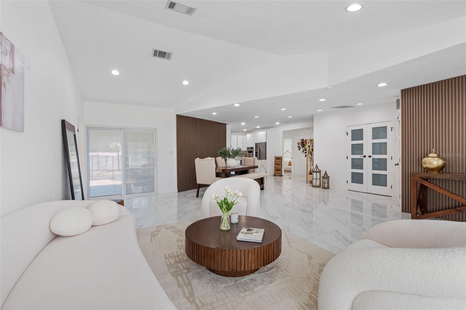 BRANDON LAKEWOOD ESTATES ADD - Residential