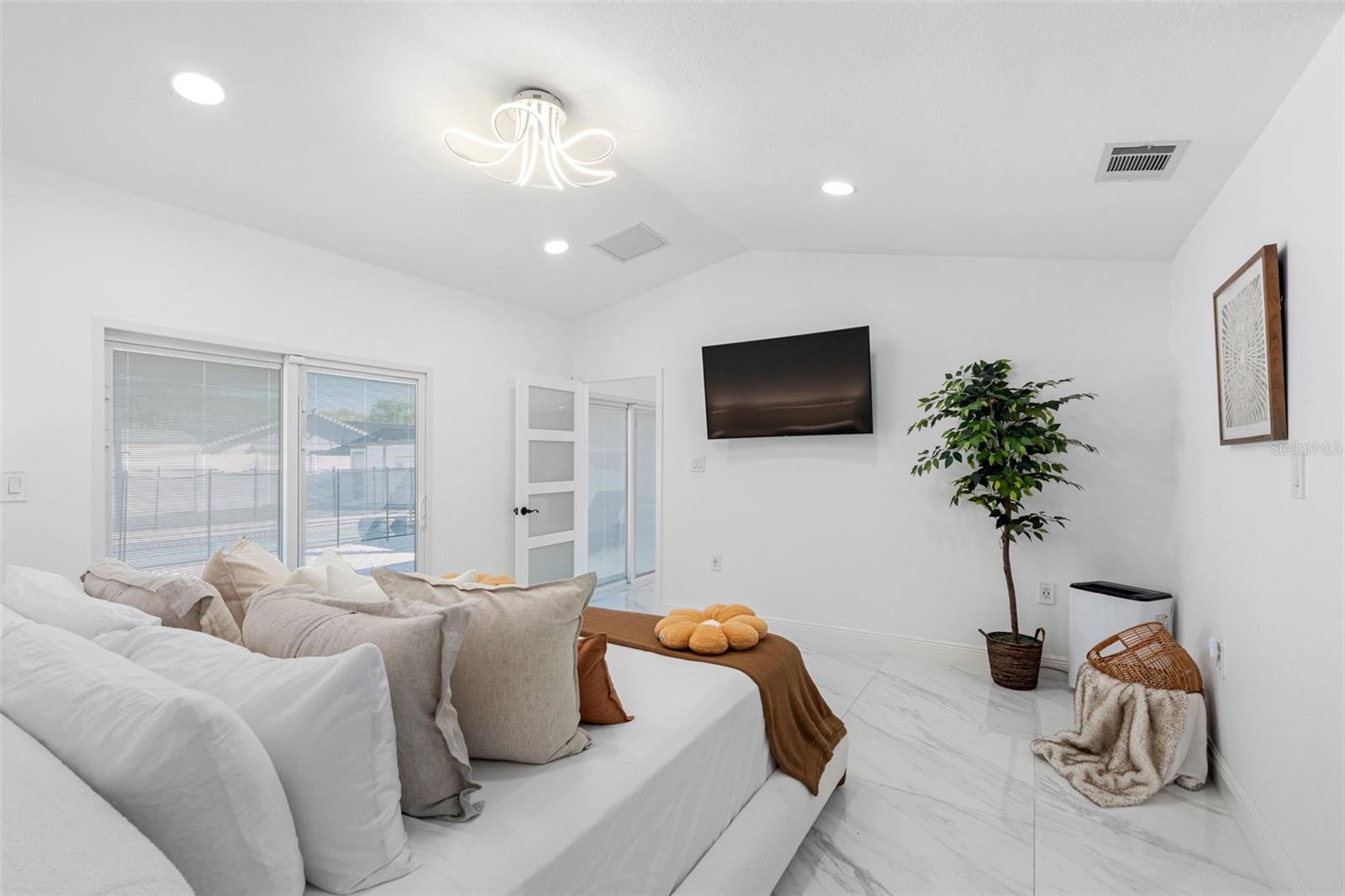 BRANDON LAKEWOOD ESTATES ADD - Residential