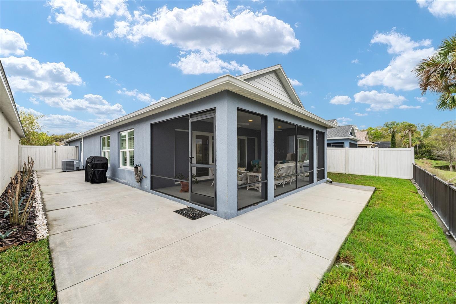 VILLAGES/SOUTHERN OAKS CADE VI - Residential