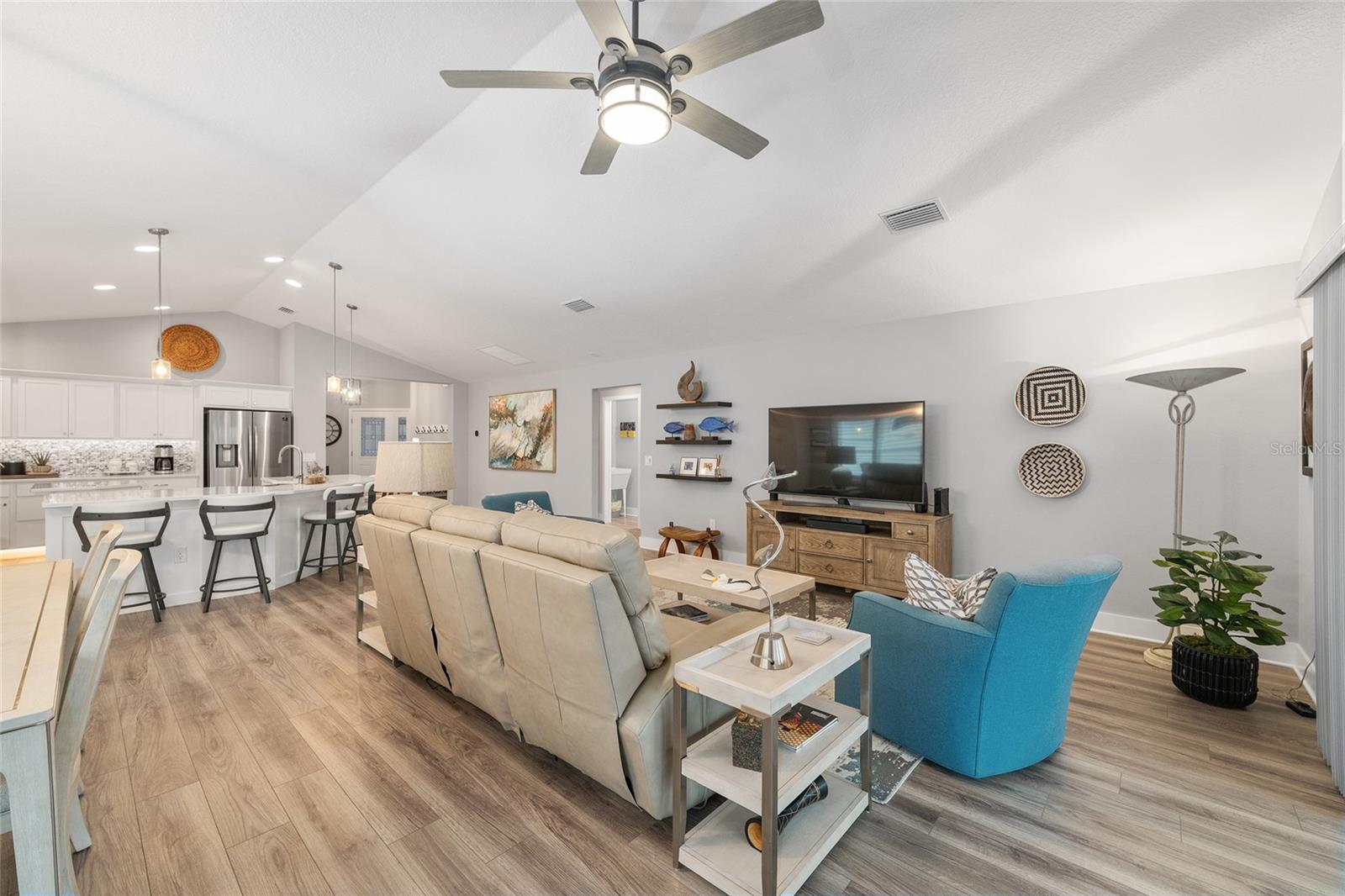 VILLAGES/SOUTHERN OAKS CADE VI - Residential