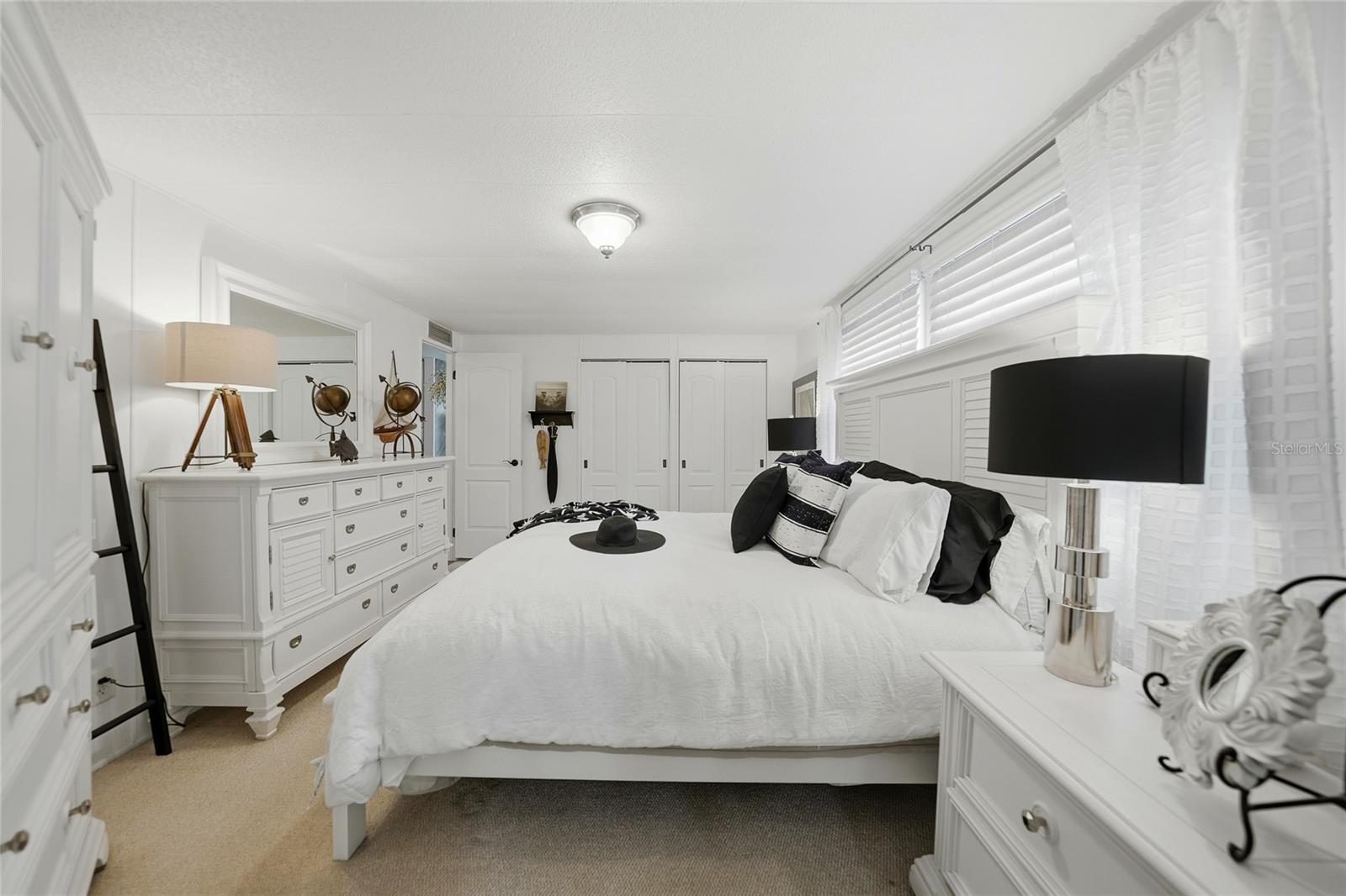 TRAILER ACRES - Residential