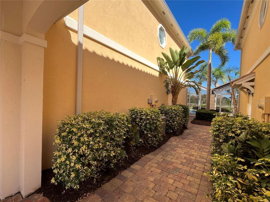 Photo of 1707 Burgos Drive, Sarasota, FL 34238 (MLS # A4665194)