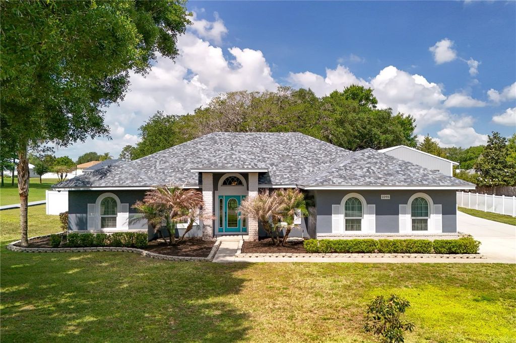 Photo of 1095 W Lake Hamilton Drive, Winter Haven, FL 33881 (MLS # L4961524)