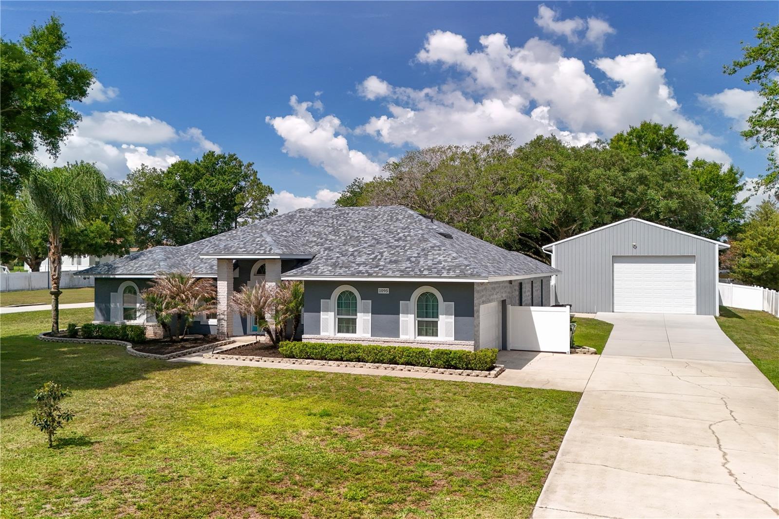 HAMILTON RIDGE - Residential