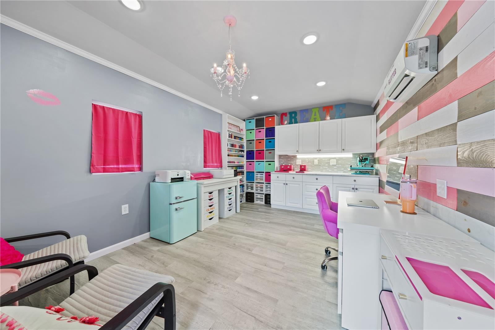 HAMILTON RIDGE - Residential