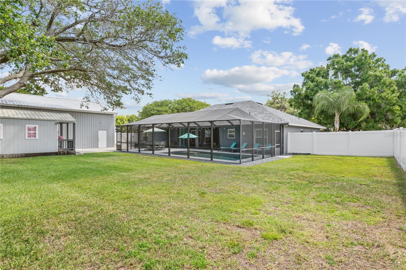 HAMILTON RIDGE - Residential