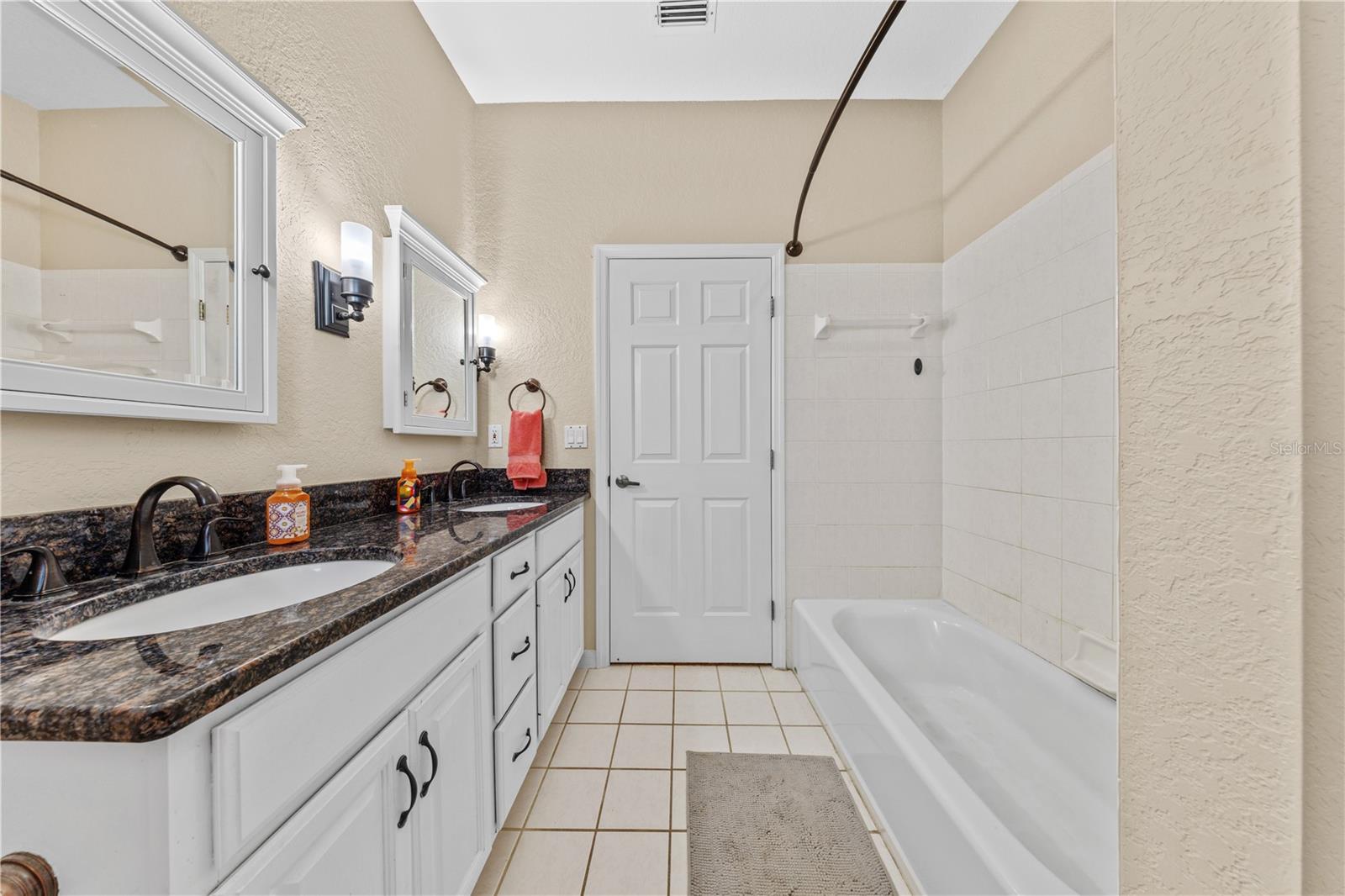 HAMILTON RIDGE - Residential