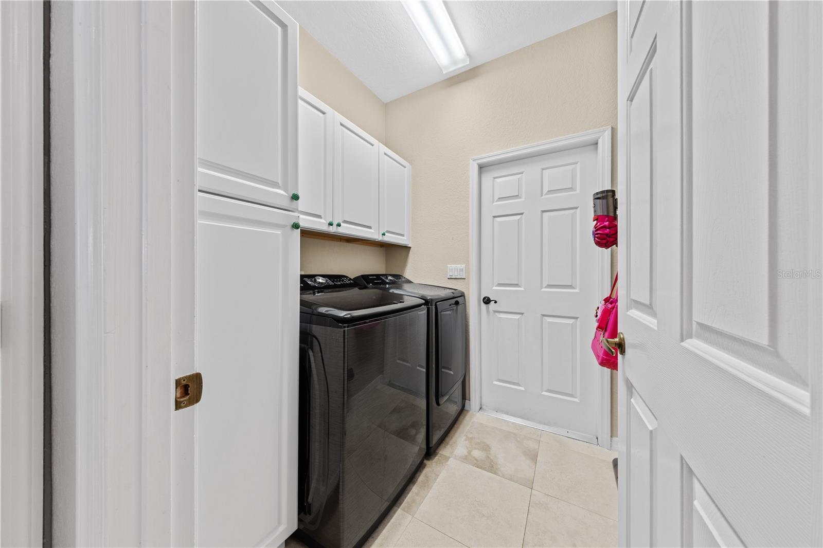 HAMILTON RIDGE - Residential