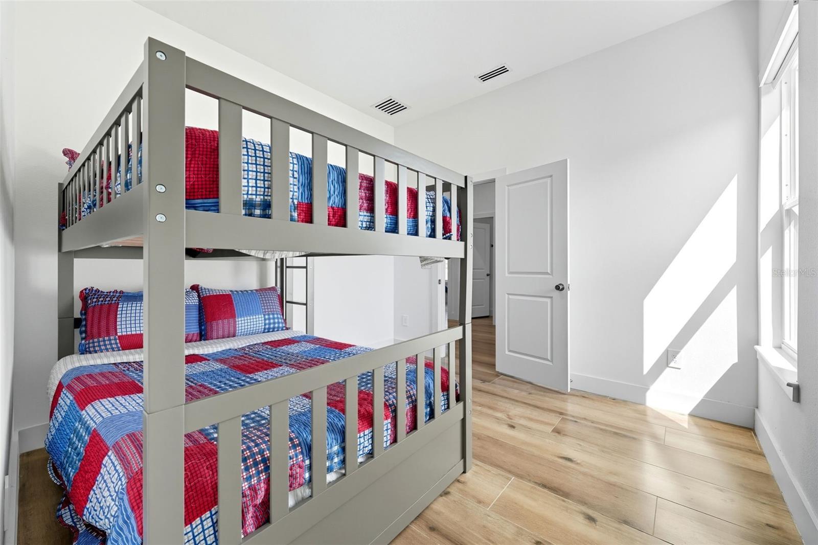 ROLLING MILLS UN ONE - Residential