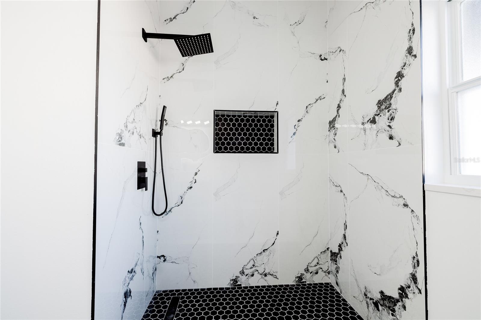 WOODMONT PARK - Residential