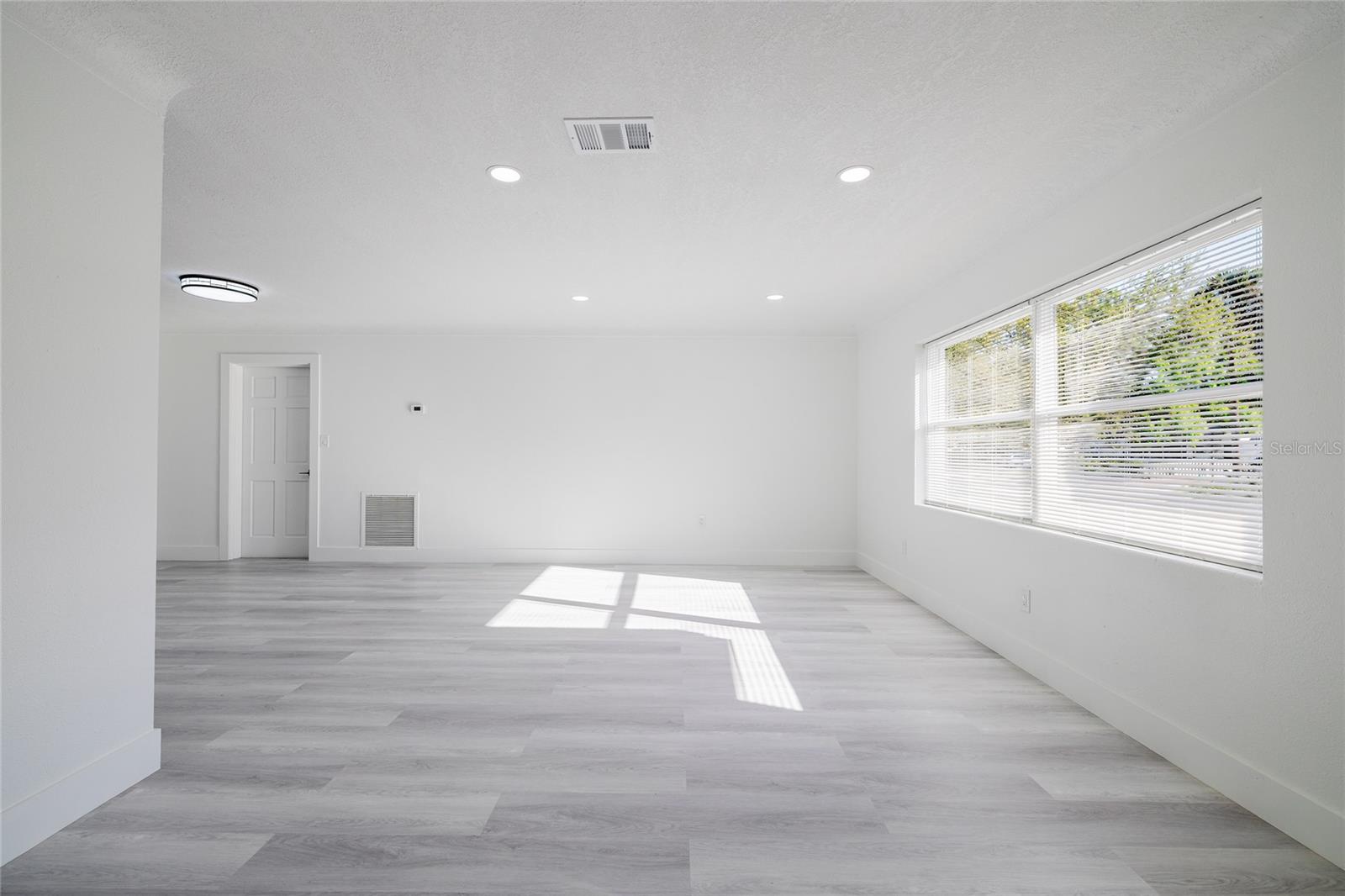 WOODMONT PARK - Residential