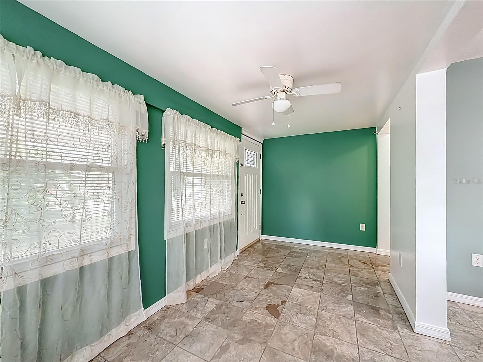 COLONIAL HEIGHTS - Residential