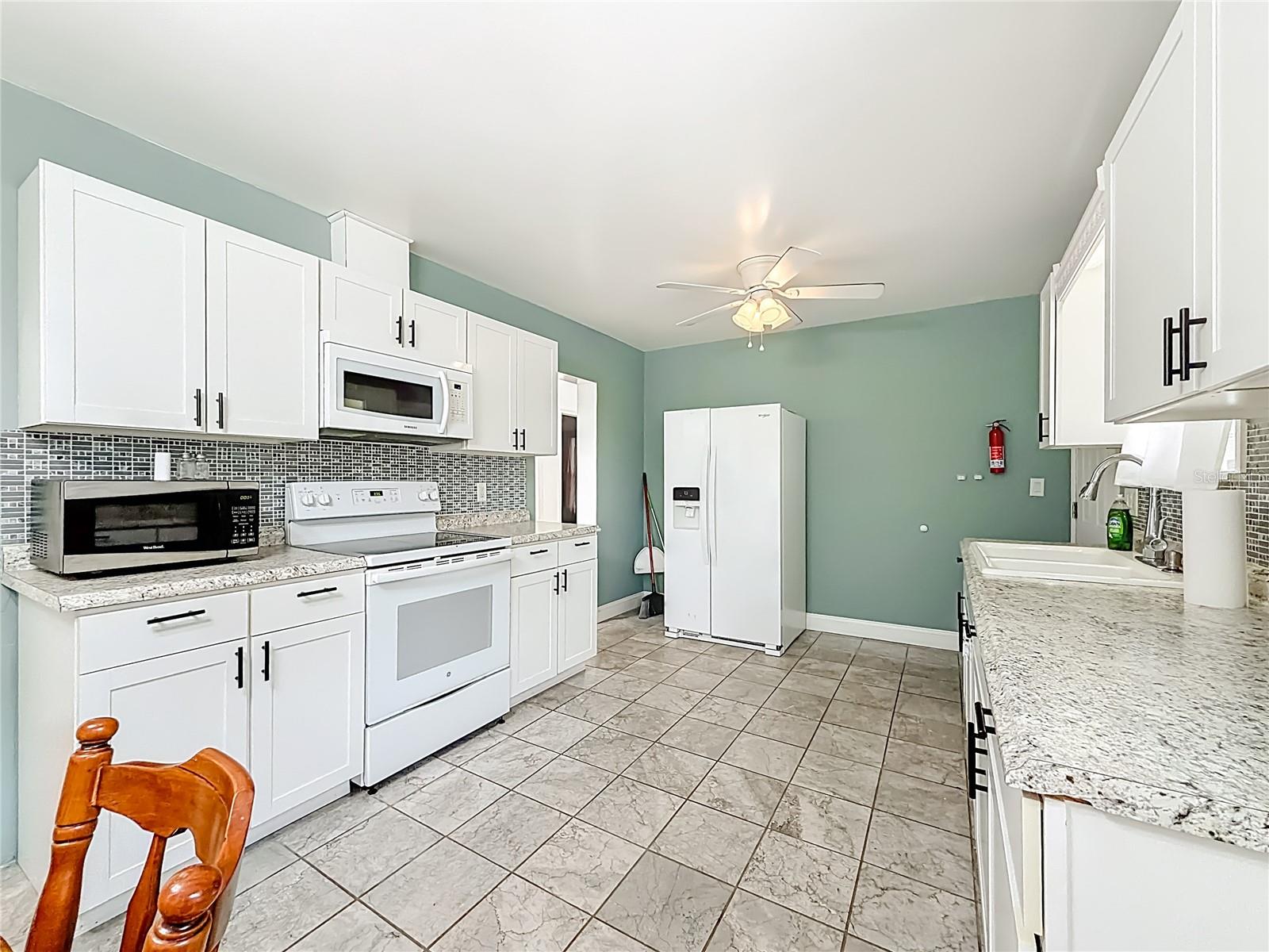 COLONIAL HEIGHTS - Residential