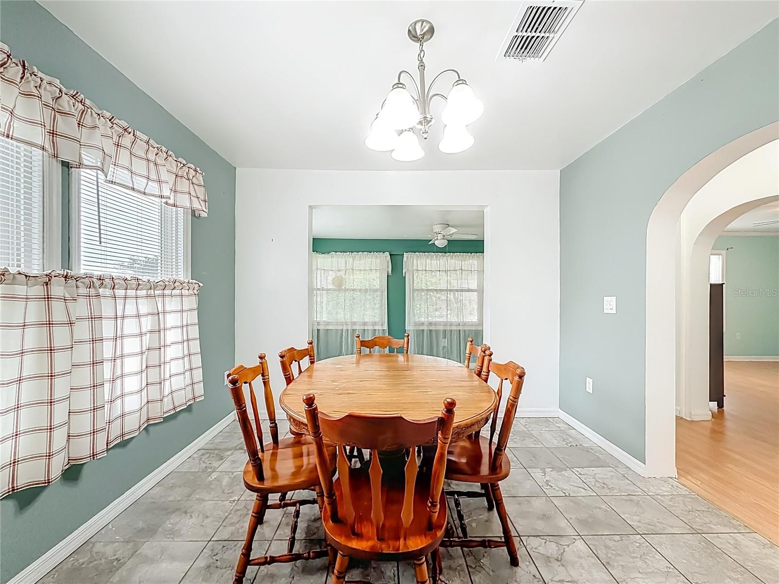 COLONIAL HEIGHTS - Residential