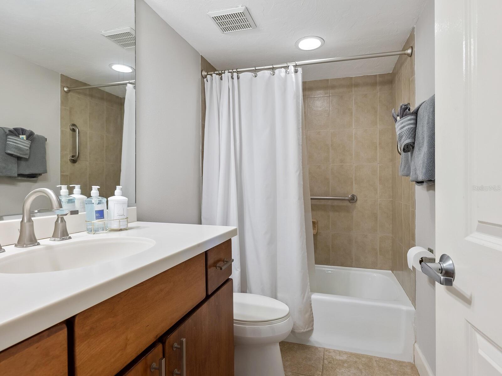 GULF & BAY CLUB - Residential Lease