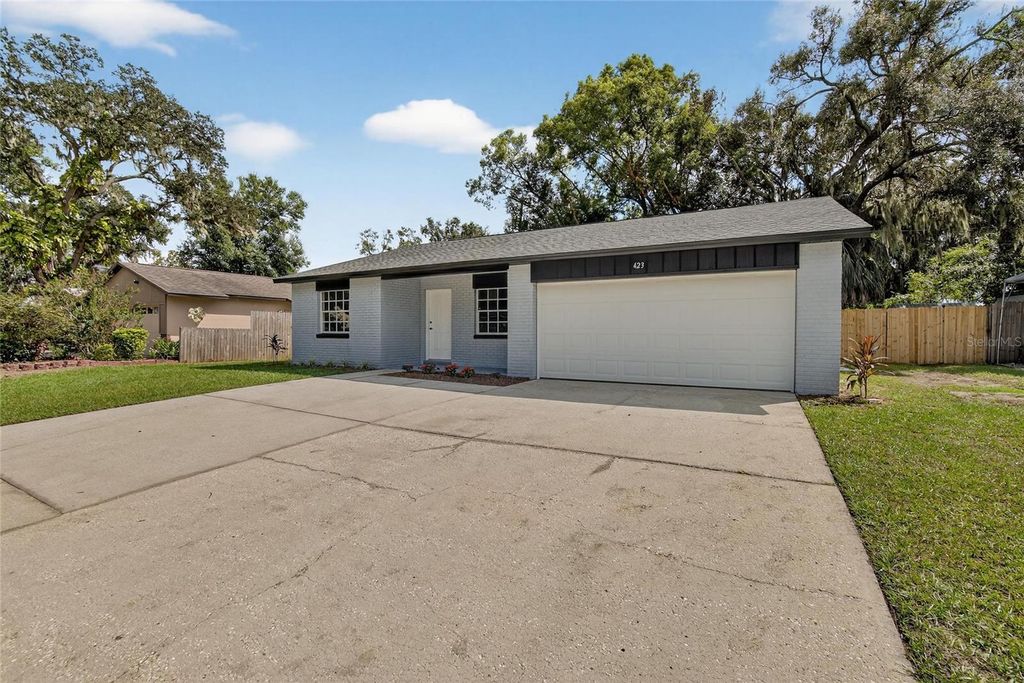 Photo of 423 Forest Oak Drive, Seffner, FL 33584 (MLS # TB8435281)