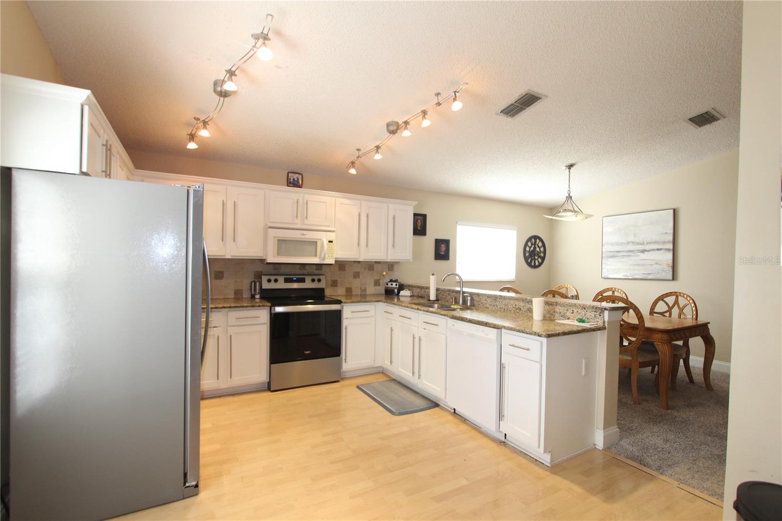 Casas a venda 2 - Jen Dantas 3001 BARRYMORE COURT