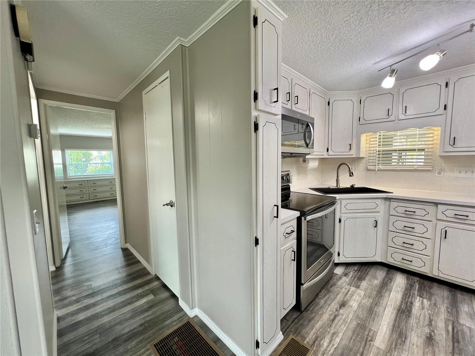 HAWTHORNE AT LEESBURG A COOP - Residential