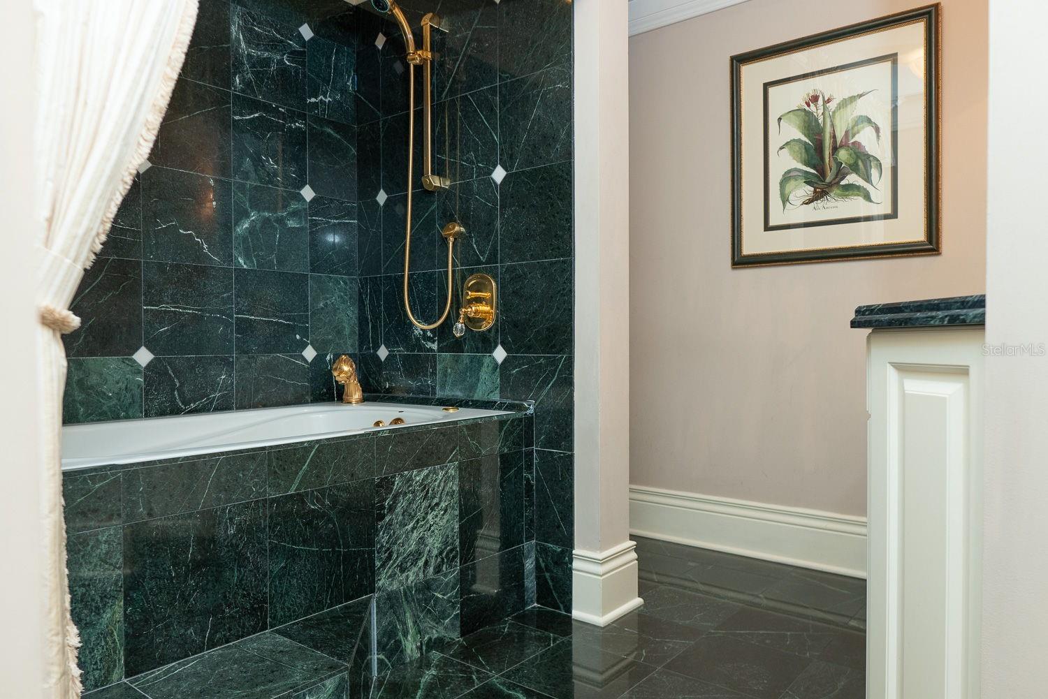 FLORENCIA CONDO - Residential