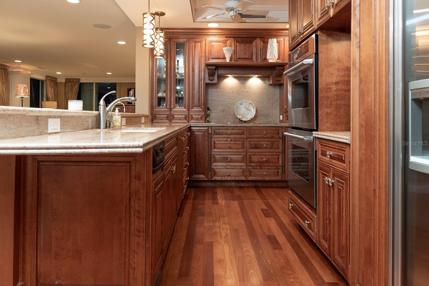 FLORENCIA CONDO - Residential