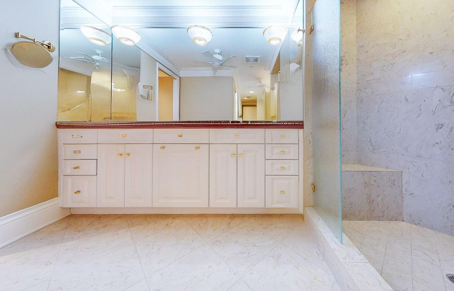 FLORENCIA CONDO - Residential