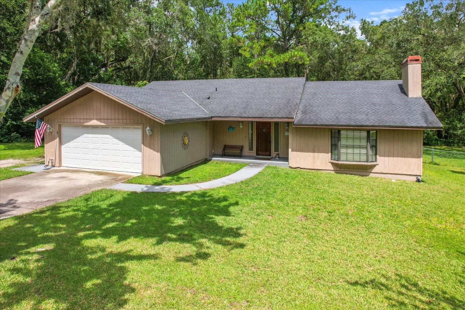 916 WHITEWAY DRIVE