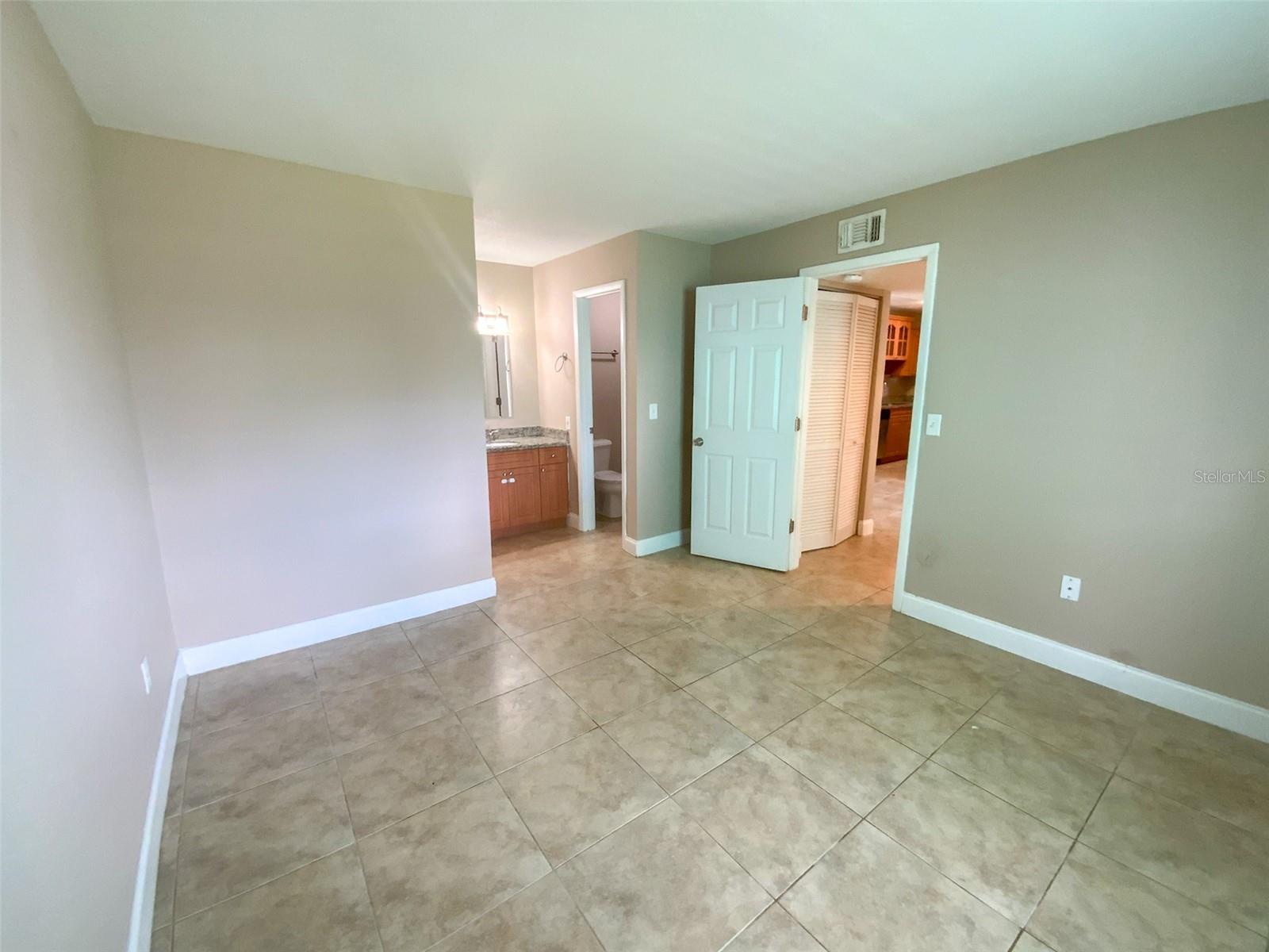 HARBOR CLUB CONDO - Residential Lease