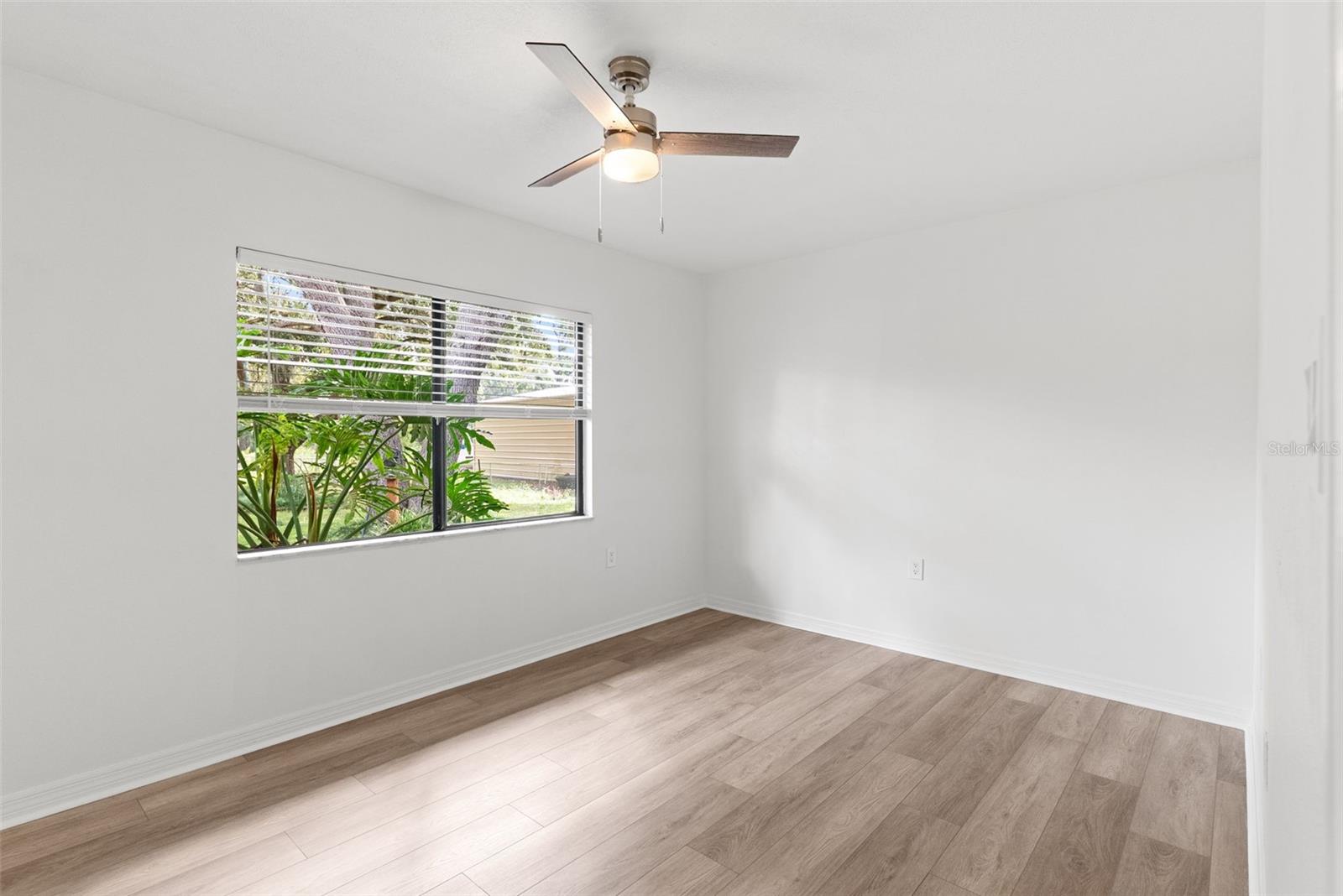 COUNTRY TRAILS - Residential