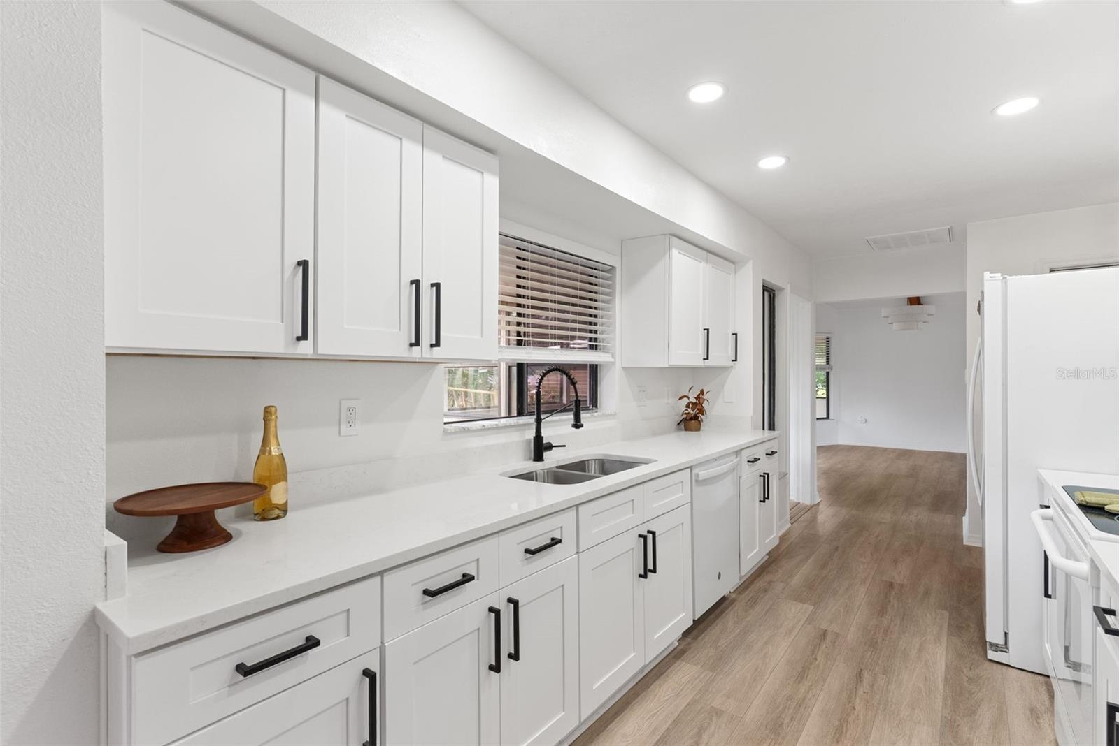 COUNTRY TRAILS - Residential