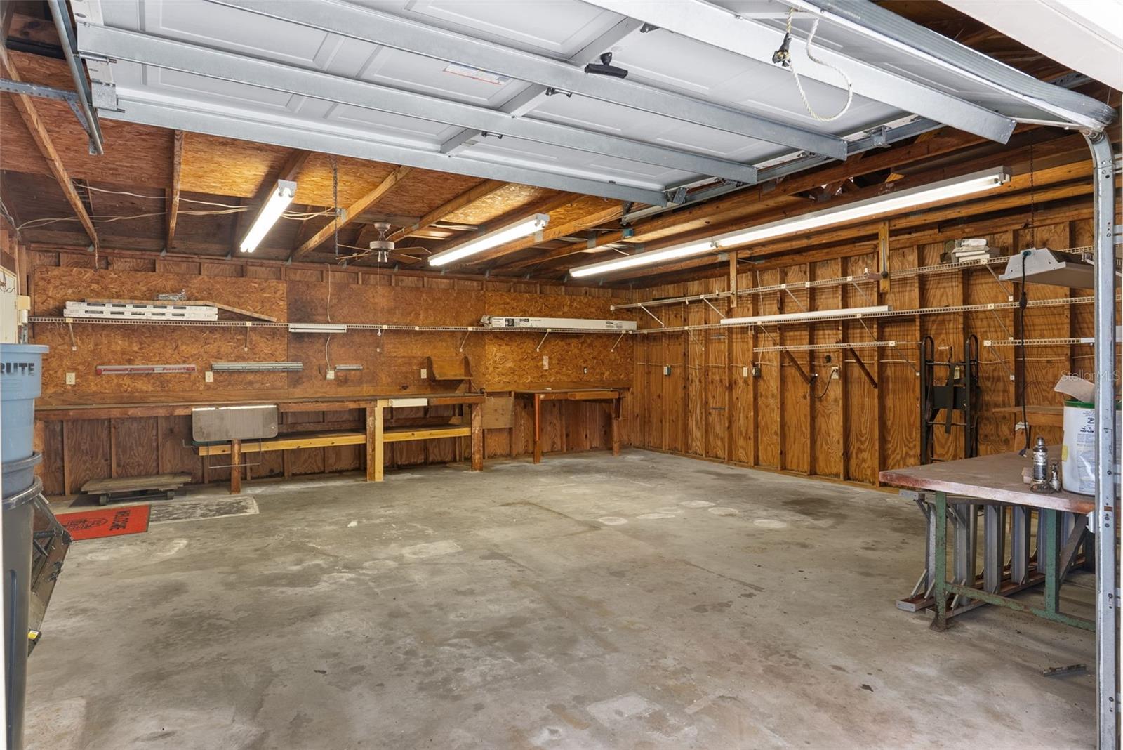 COUNTRY TRAILS - Residential