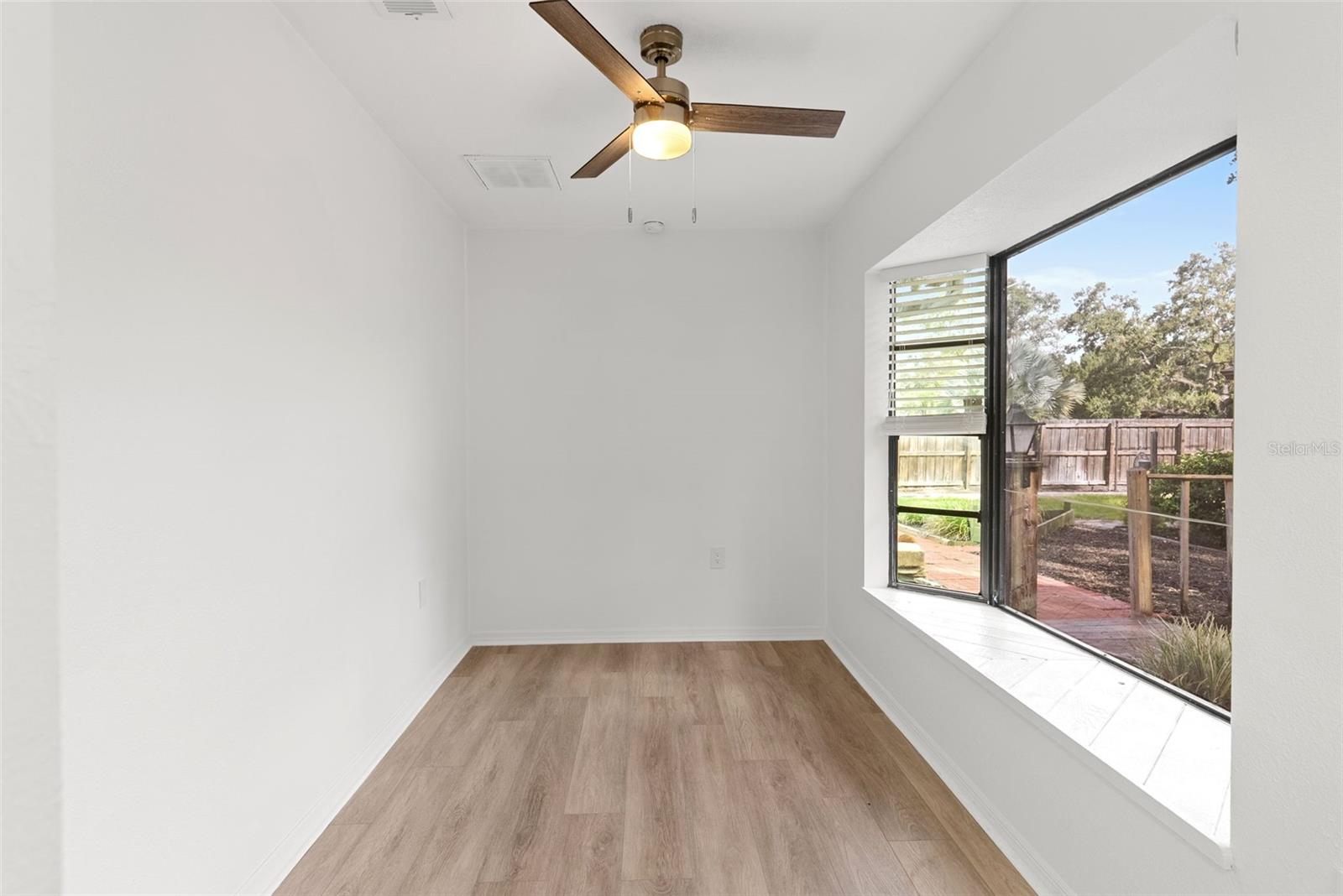 COUNTRY TRAILS - Residential