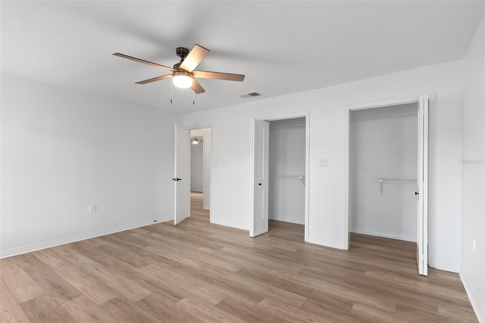 COUNTRY TRAILS - Residential