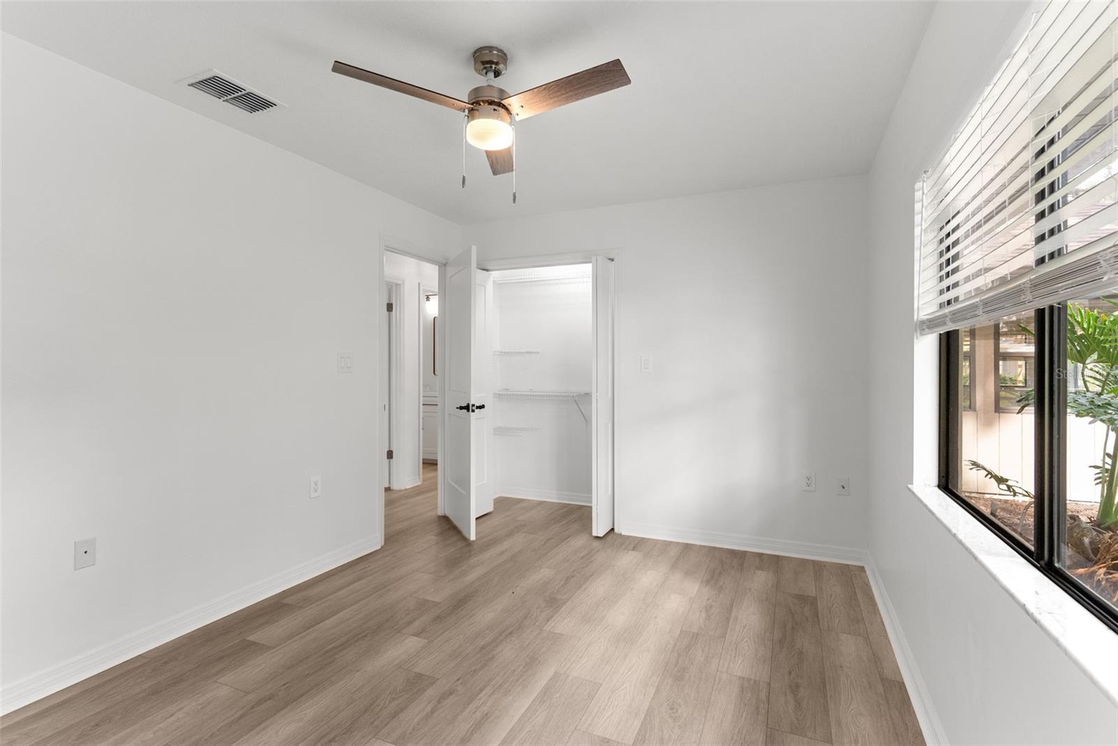 COUNTRY TRAILS - Residential