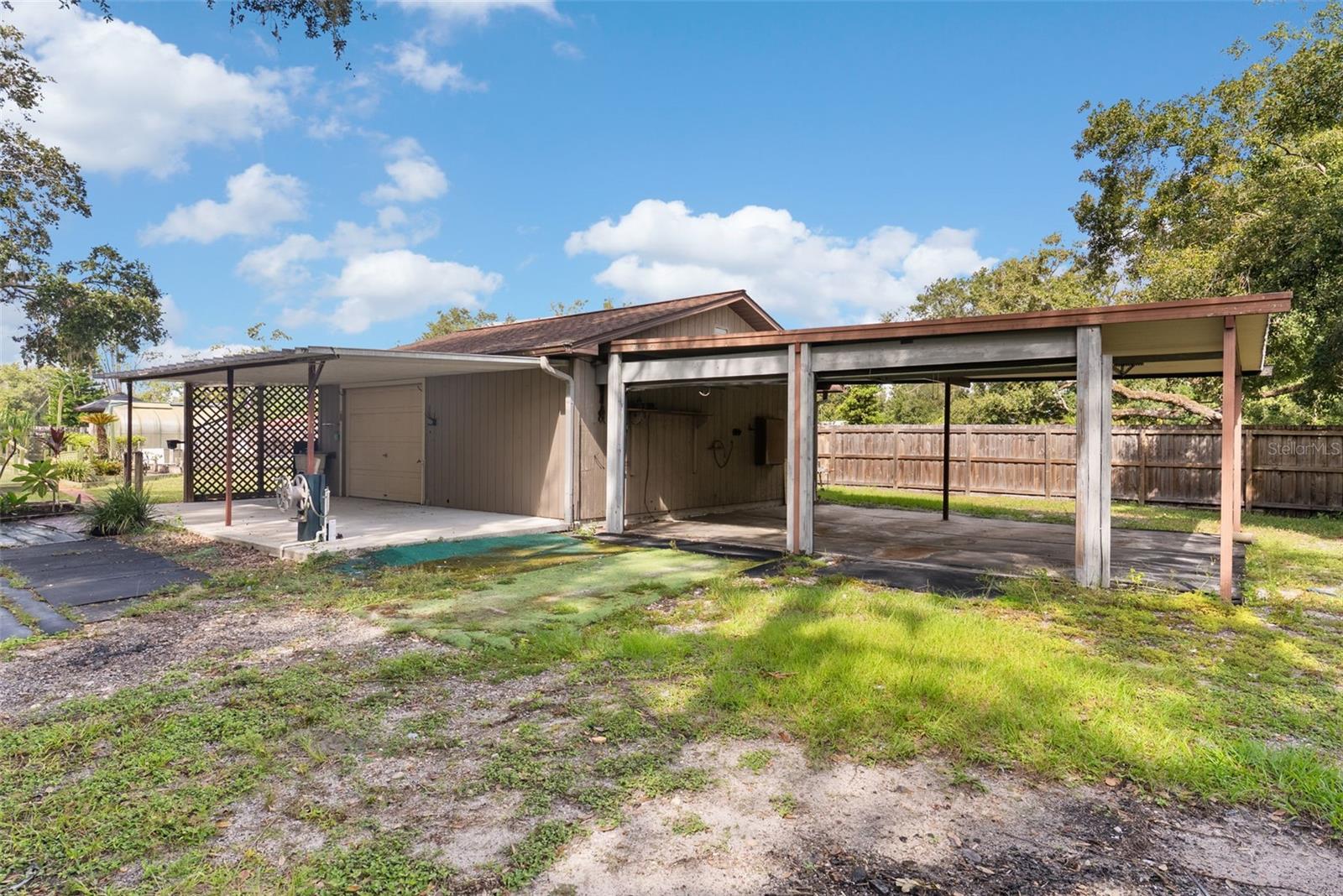 COUNTRY TRAILS - Residential