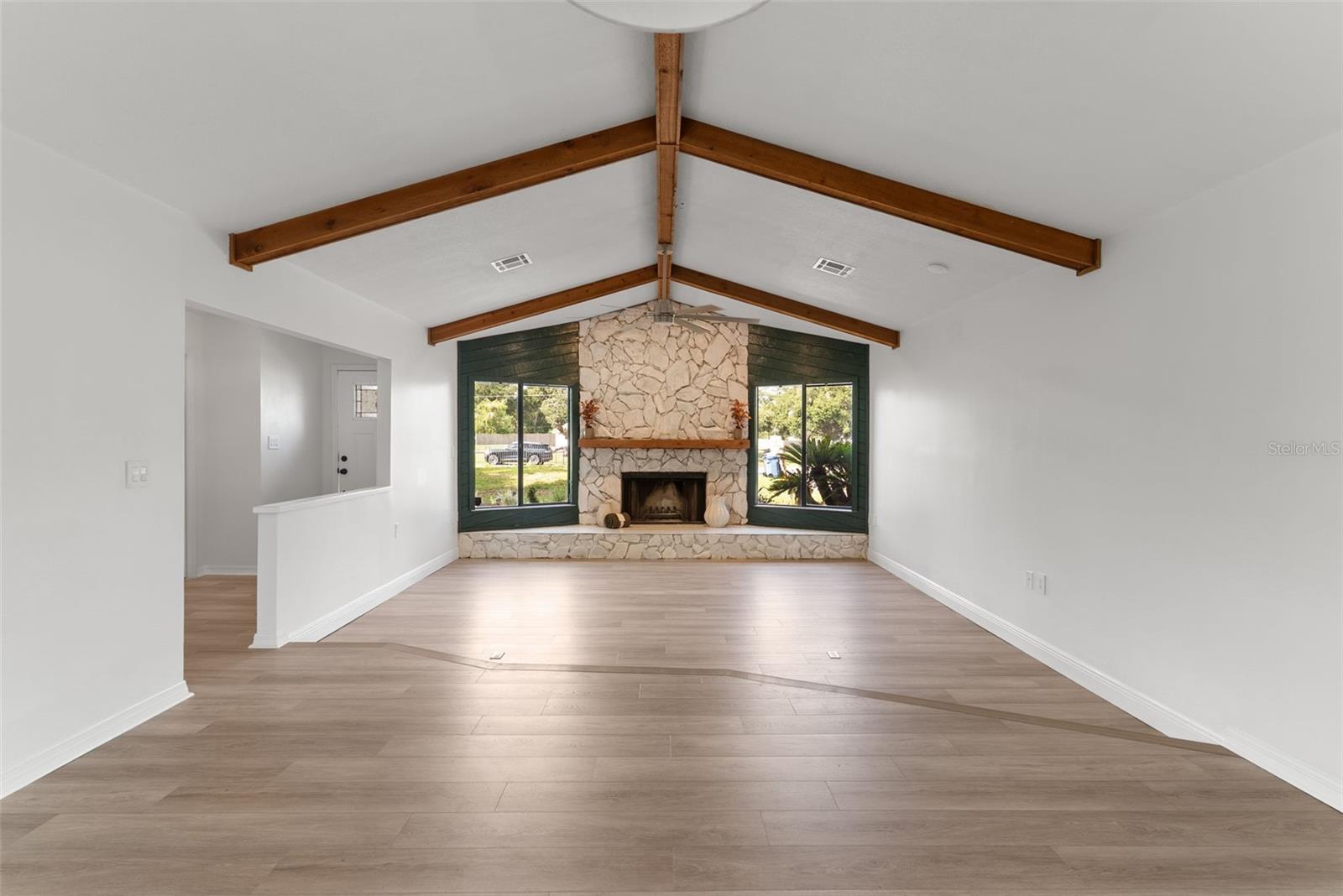 COUNTRY TRAILS - Residential