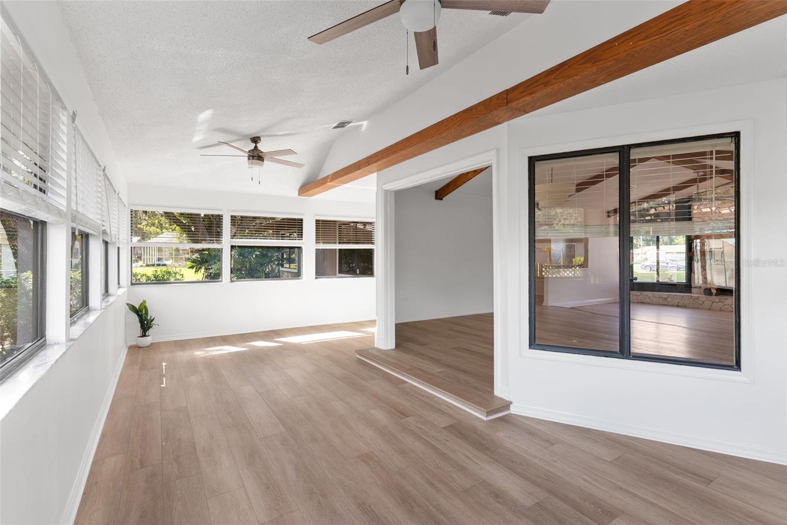 COUNTRY TRAILS - Residential