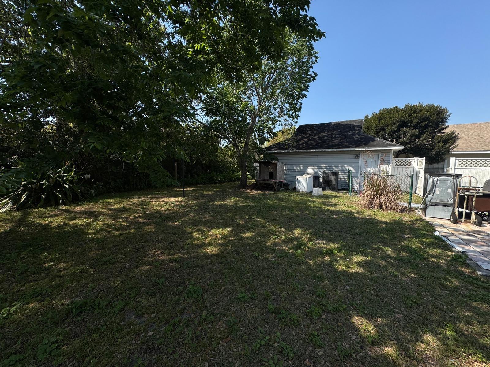 1233 HANCOCK CIRCLE
