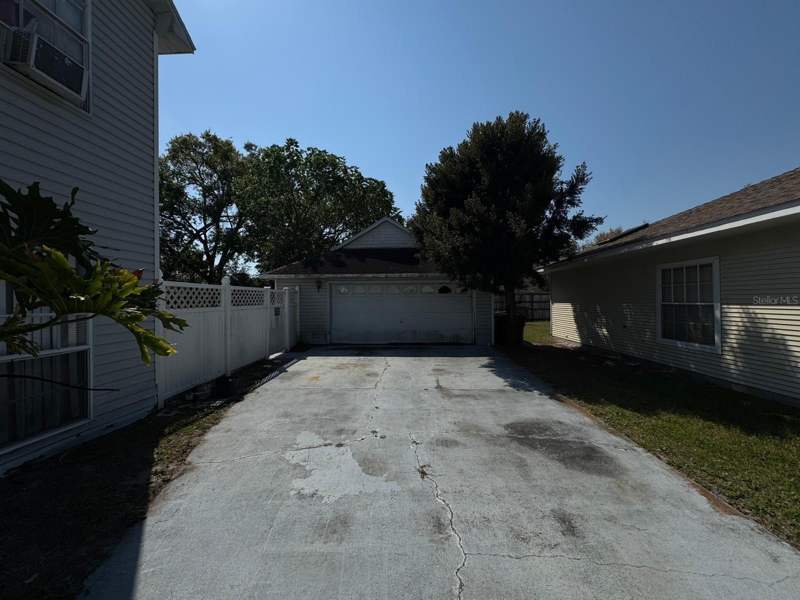 1233 HANCOCK CIRCLE