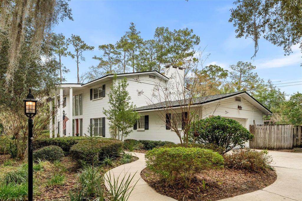 Photo of 1411 NW 47th Terrace, Gainesville, FL 32605 (MLS # GC537637)