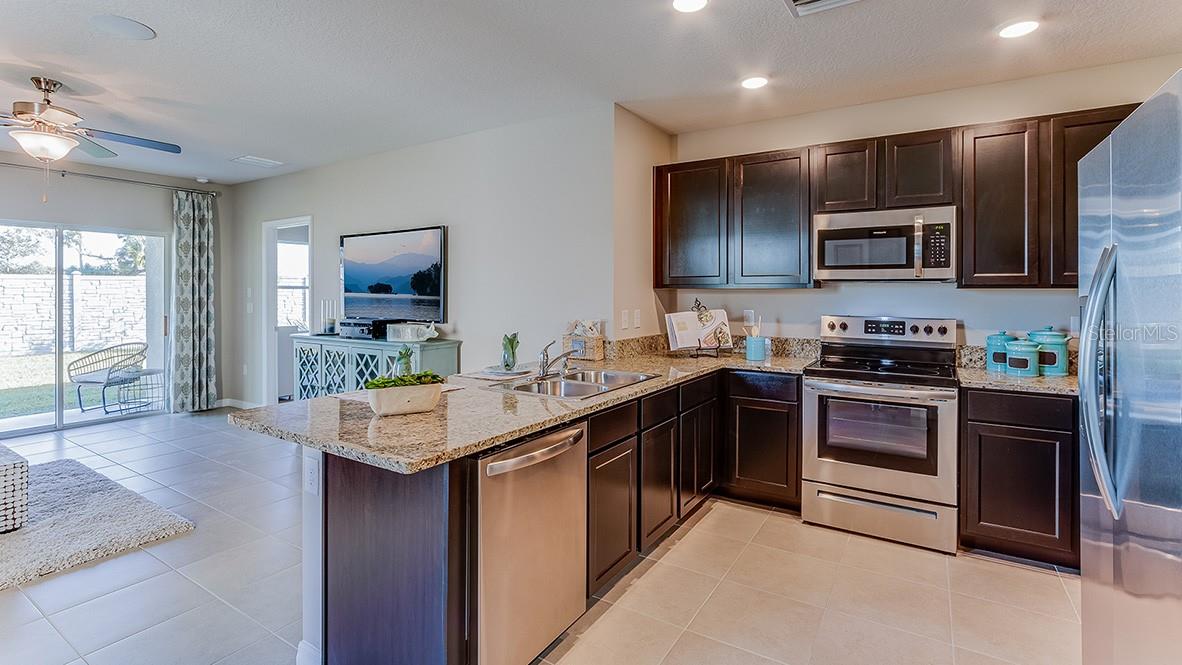 STAR FARMS AT LAKEWOOD RANCH - Residential