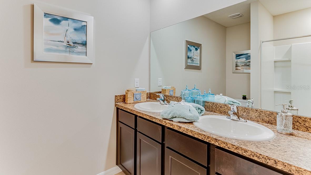 STAR FARMS AT LAKEWOOD RANCH - Residential