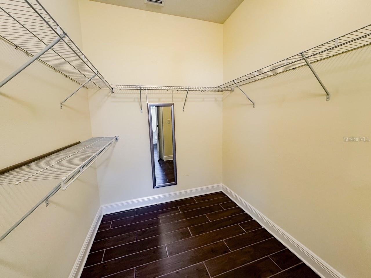 SILVERLEAF PHASE IV - Residential Lease
