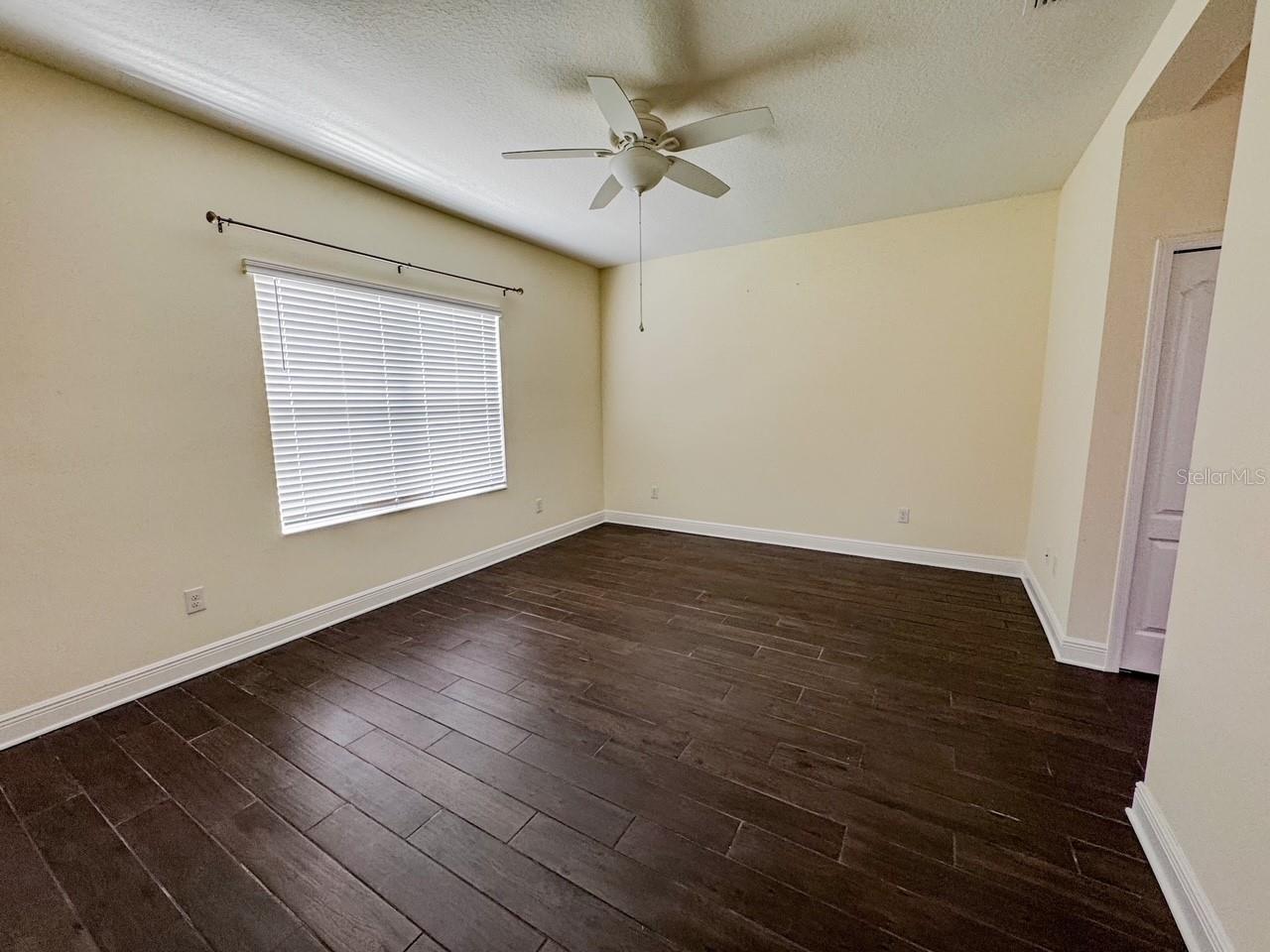 SILVERLEAF PHASE IV - Residential Lease